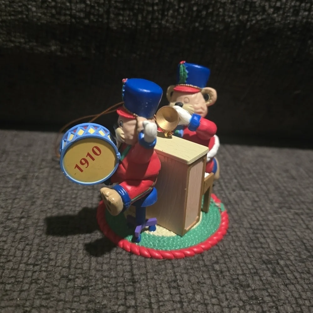 Trevco | The Milestone Collection 1910 Christmas Ornament